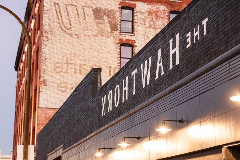 Hawthorn是一个开放概念的音乐厅和活动空间，位于市中心西部的St. Louis.